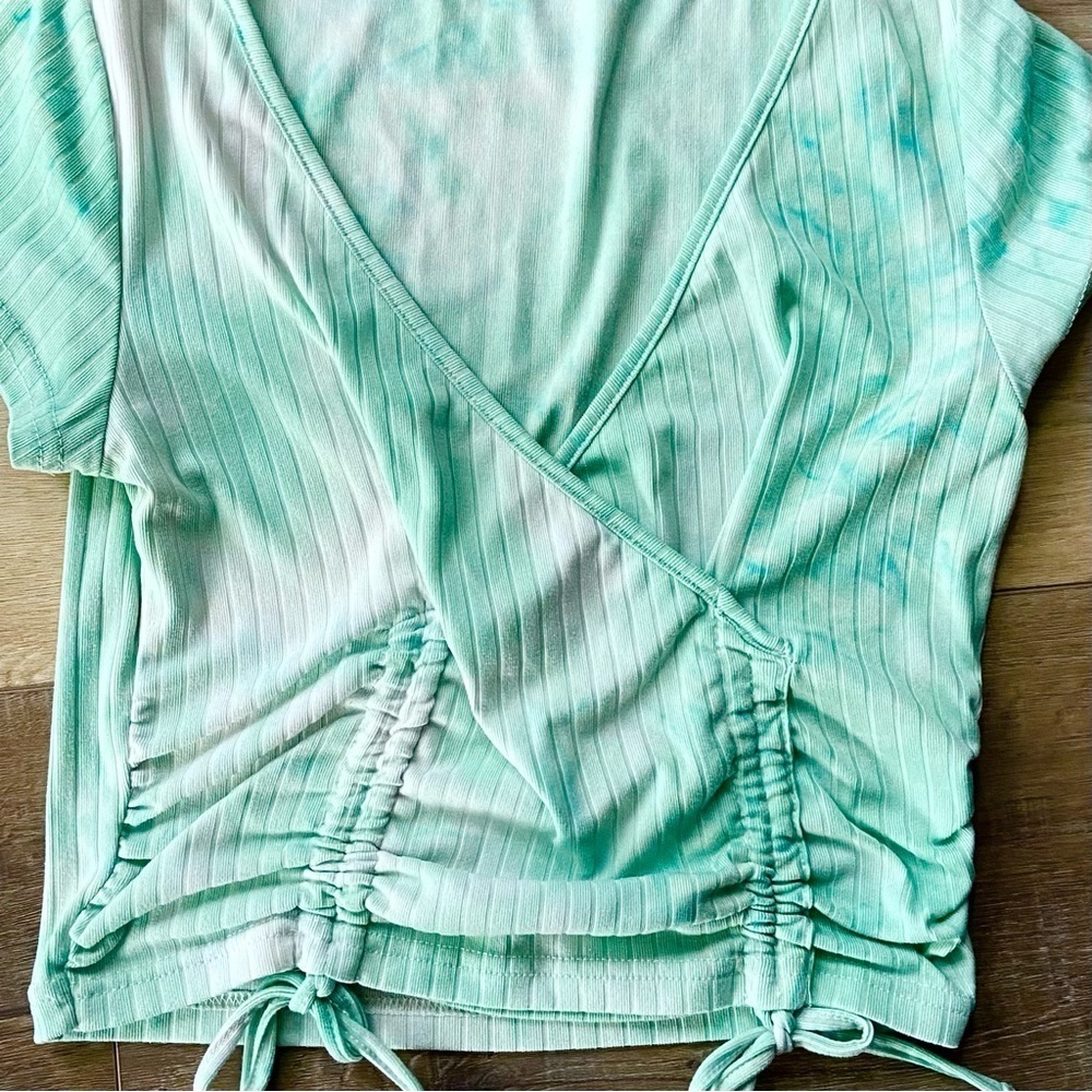 Mint Green variegated Ruched Wrap Top size small - Picture 2 of 2